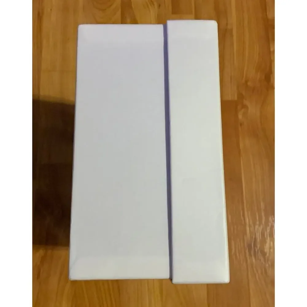 Vince empty‎ shoe box